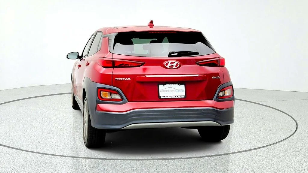 Used 2021 Pulse Red Hyundai Ultimate FWD image 6