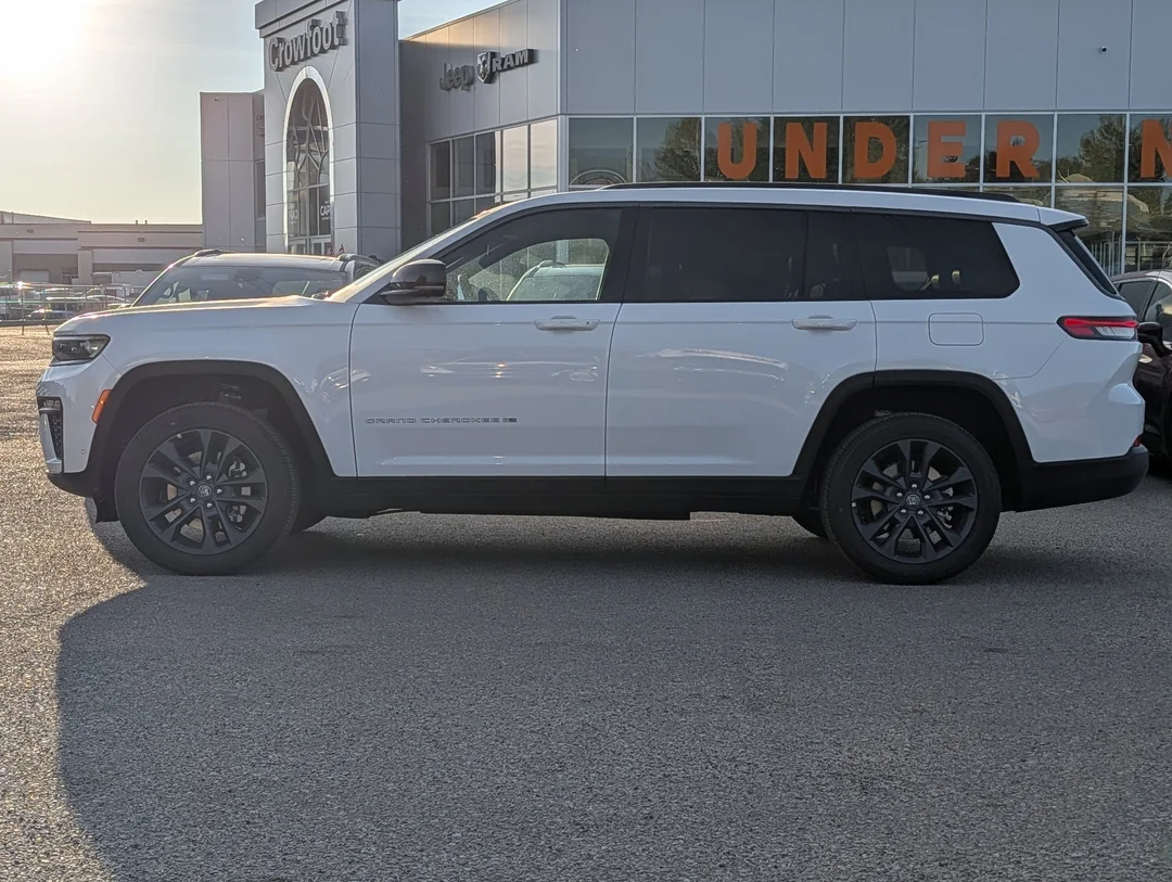 New 2026 White Jeep 85th Anniversary - - 4x4 - 324HP Turbo Hurricane I4 - 3rd Row Seating - Blind Spot Monitor & More! image 5