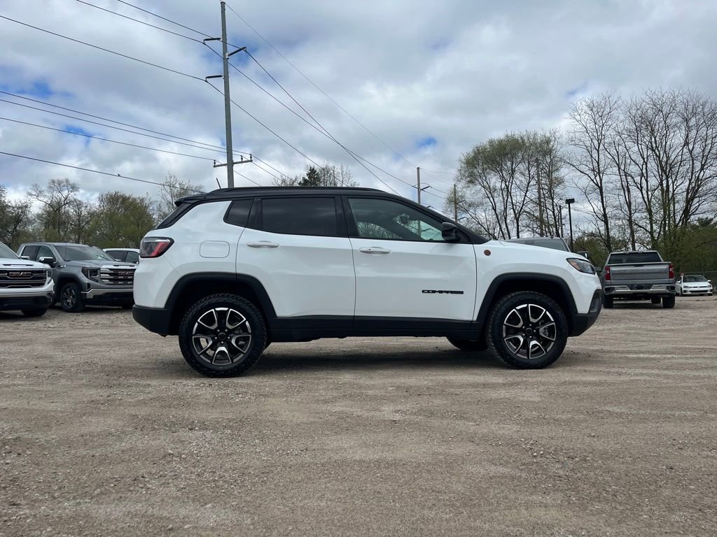 2025 Jeep Compass Trailhawk - Photo 6