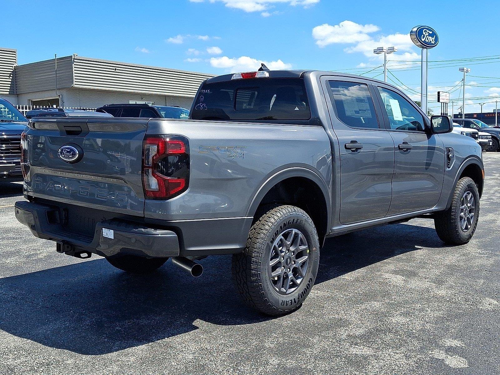 New 2026 Carbonized Gray Metallic Ford XLT image 4