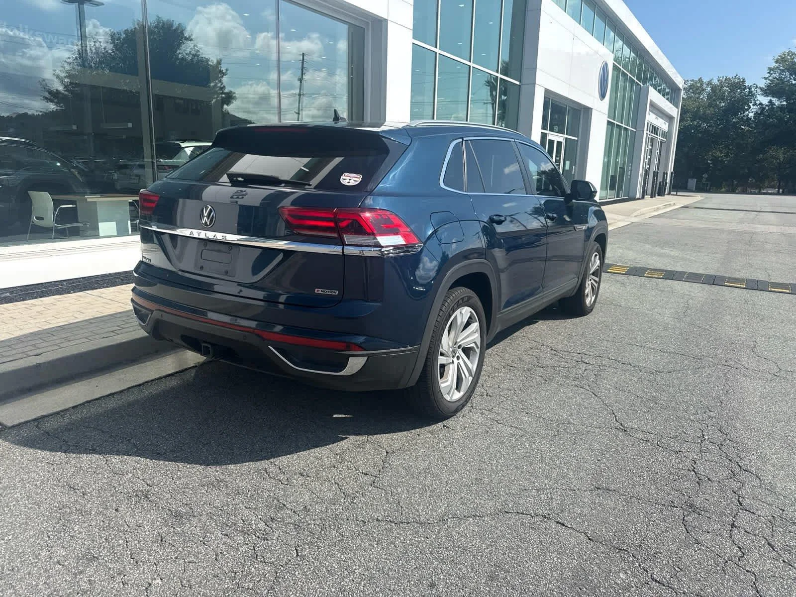 Used 2021 Tourmaline Blue Metallic VOLKSWAGEN  image 7