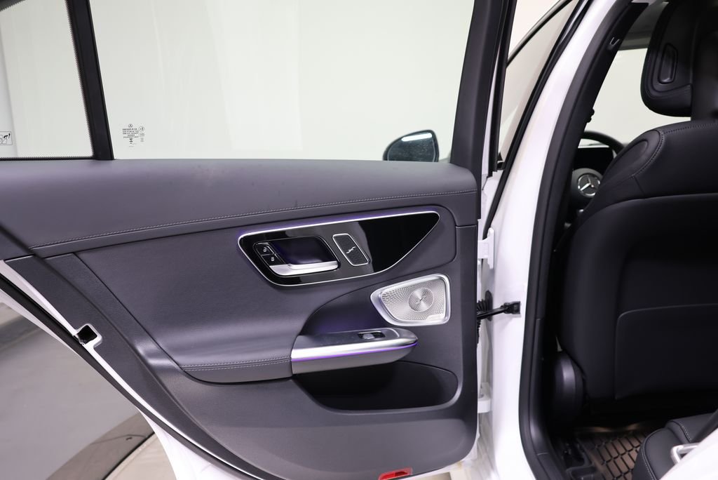 Used 2026 MANUFAKTUR Moonlight White Metallic Mercedes-Benz C 300 image 40