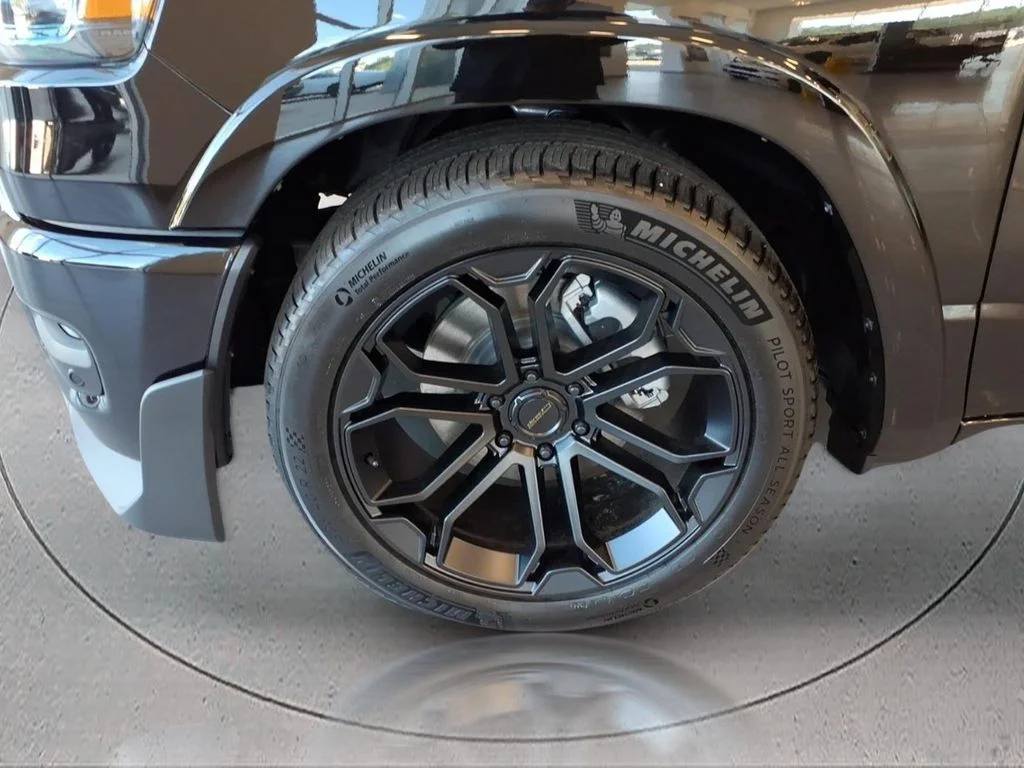 New 2026 Diamond Black Crystal Pearl-Coat Exterior Paint RAM Direct Connect DC650 image 6