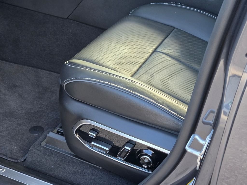 2025 Jeep Grand Cherokee Overland - Photo 22