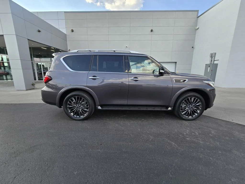 Used 2023 Gray INFINITI PREMIUM SELECT AWD image 8