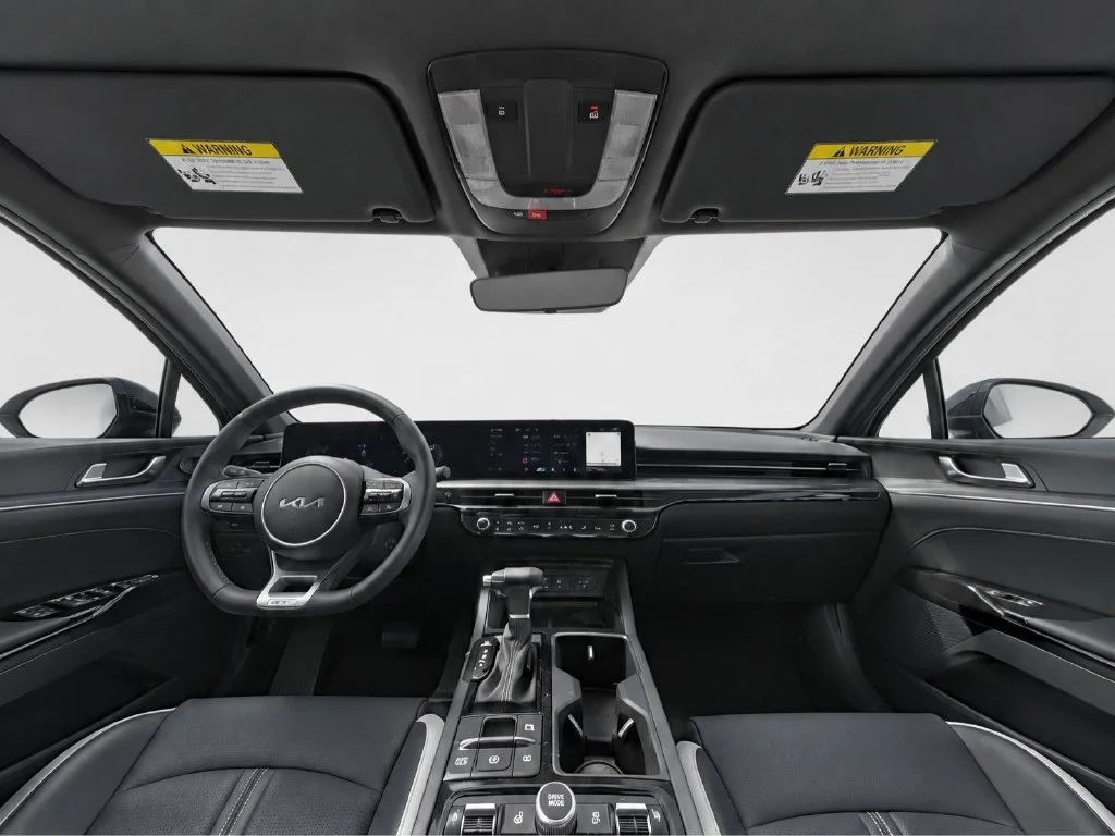 Used 2025 White Kia GT-Line image 14