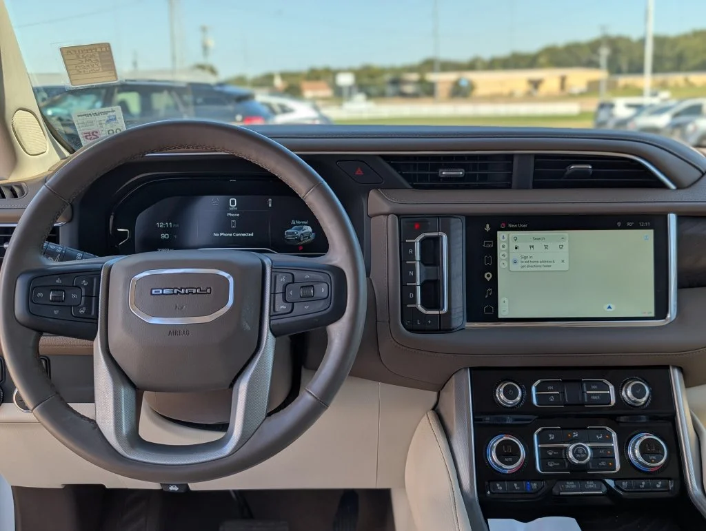 Used 2023 White GMC Denali image 16