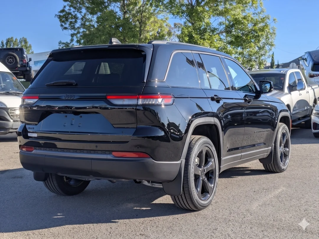 New 2026 Black Jeep Altitude - - 4x4 - Power Sunroof - Trailer Tow Pkg - 20 Black Wheels - Remote Start & More! image 8