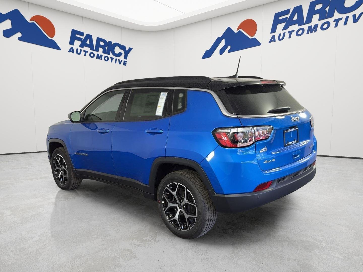 New 2026 Hydro Blue Pearl-Coat Exterior Paint Jeep Limited image 6
