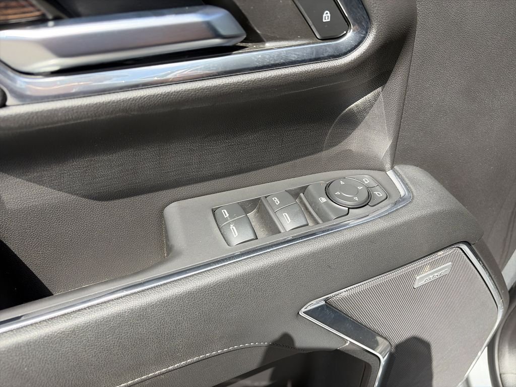 Used 2024 Silver GMC Elevation image 19