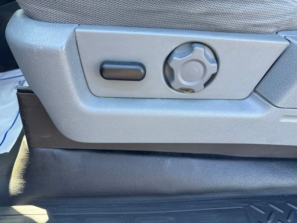 Used 2012 White Ford XLT image 30