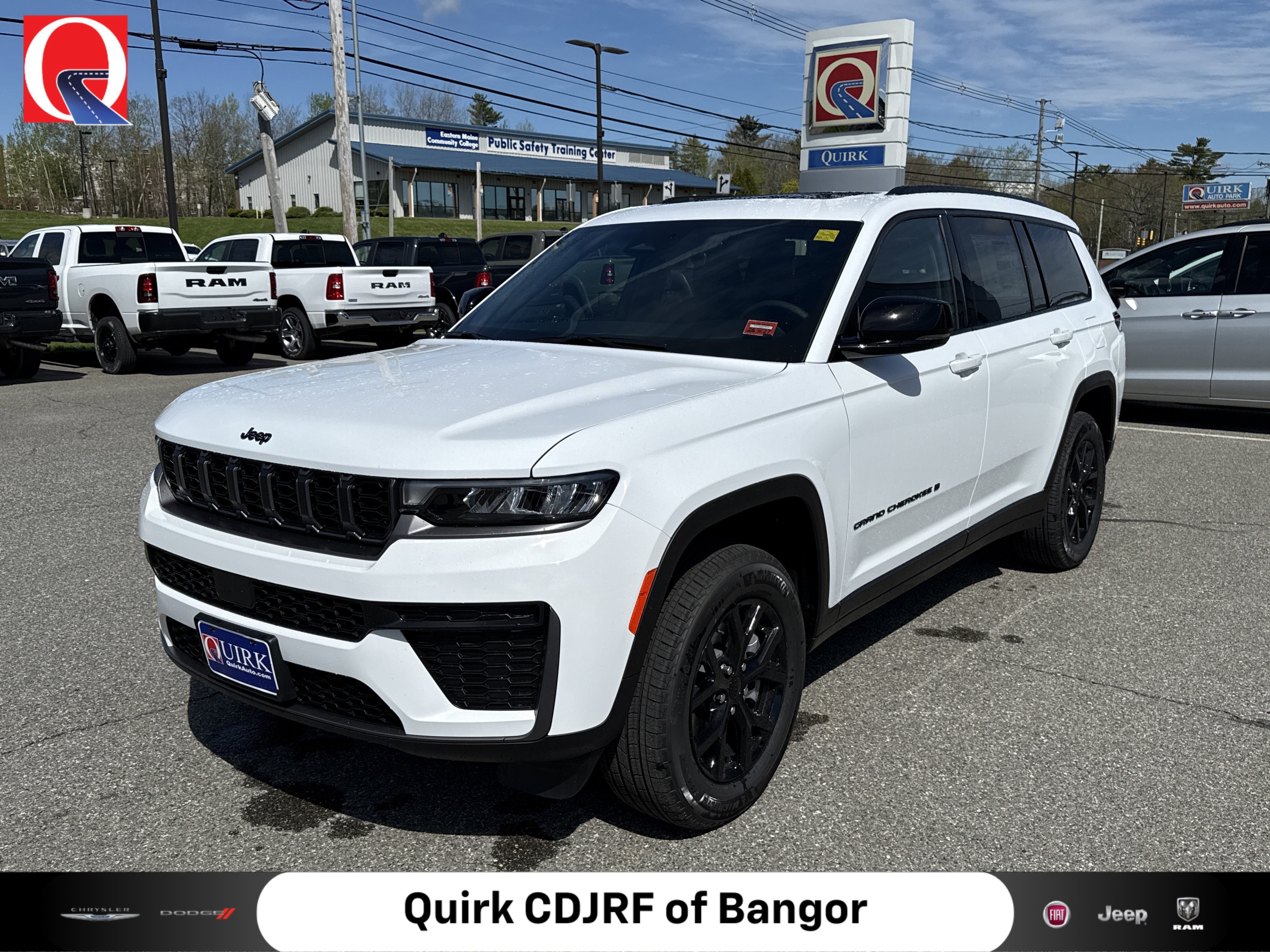 2026 Jeep Grand Cherokee L Laredo Altitude 4x4's photo