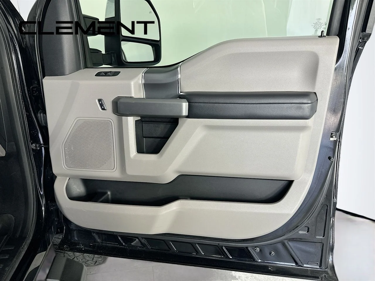 Used 2017 Shadow Black Ford XLT image 34
