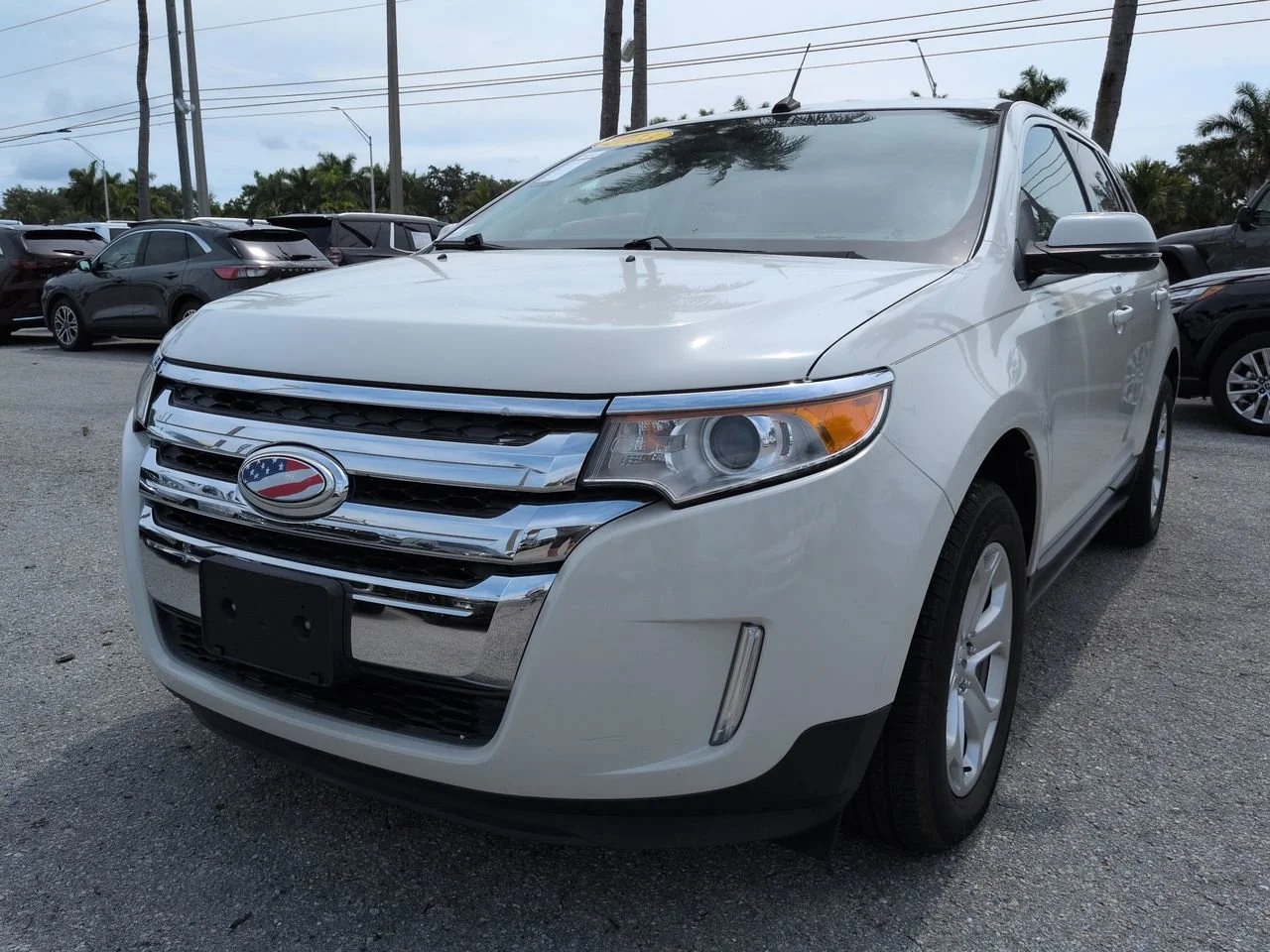 Used 2013 White Suede Ford SEL image 9