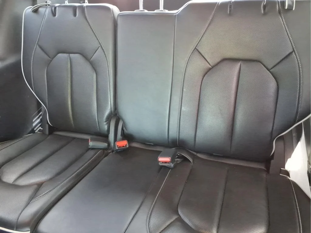 Used 2025 White Chrysler Limited image 12