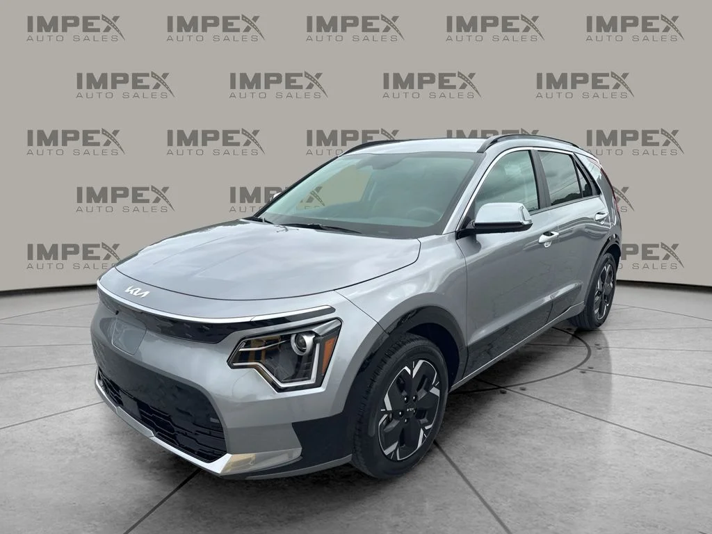 Used 2025 Gray Kia Wind image 1