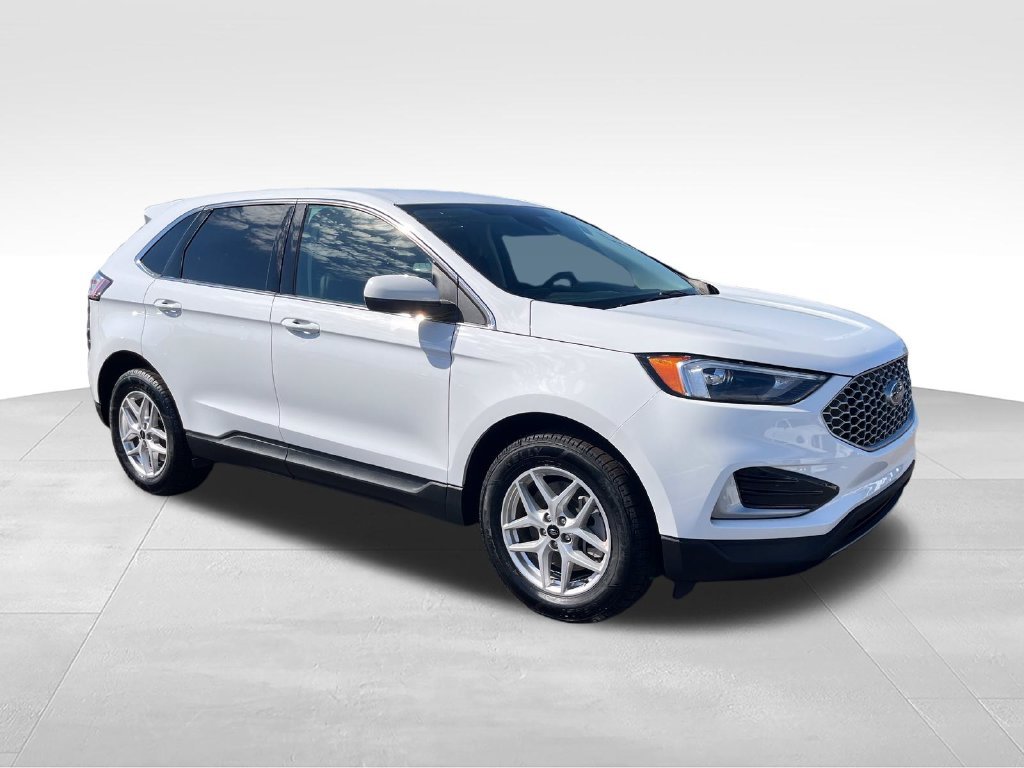 Used 2024 White Ford SEL image 7