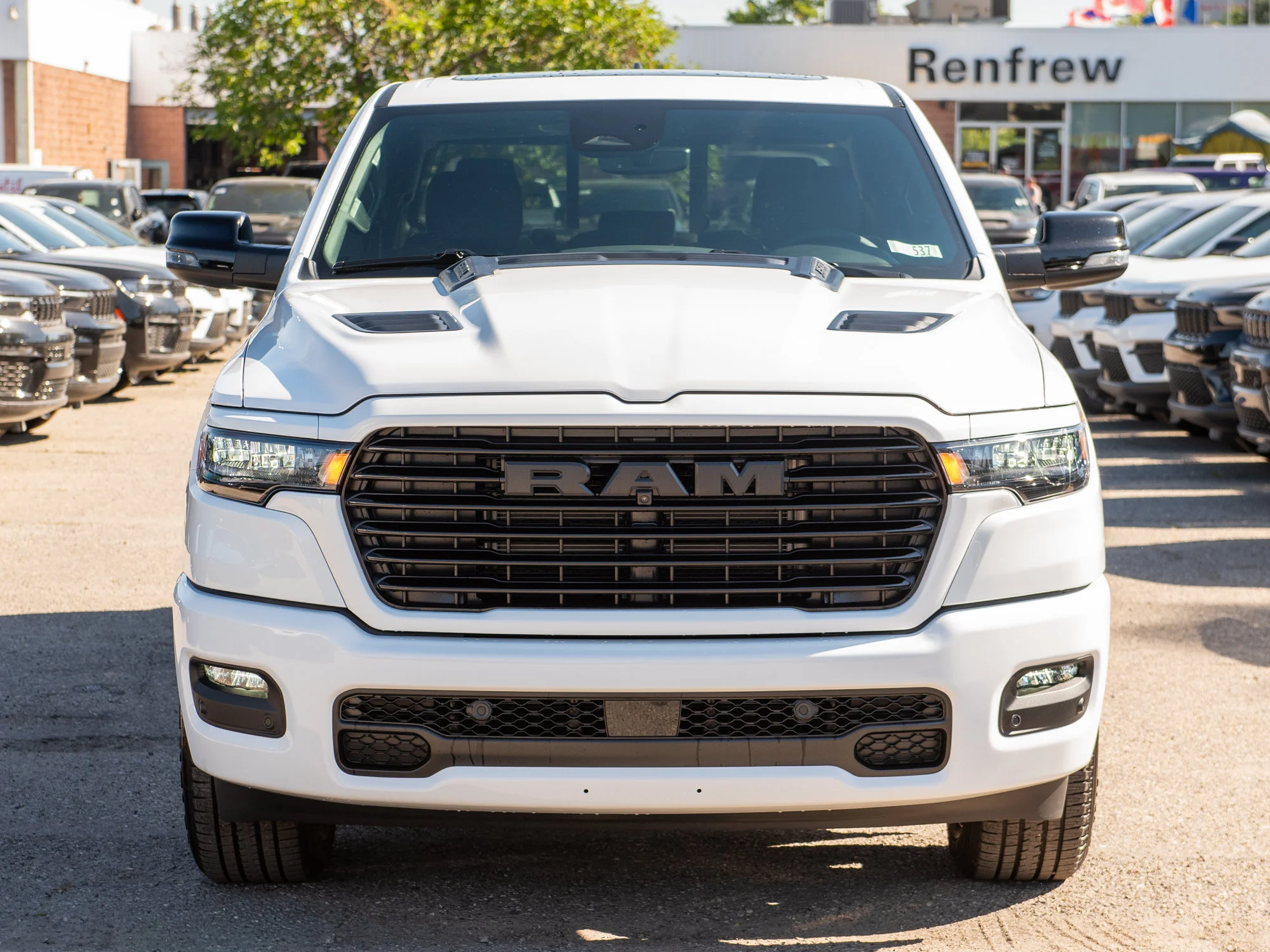 New 2026 White RAM Sport* Crew Cab 4x4, Panoramic Sunroof, Heated Seats/Wheel, Nav image 10
