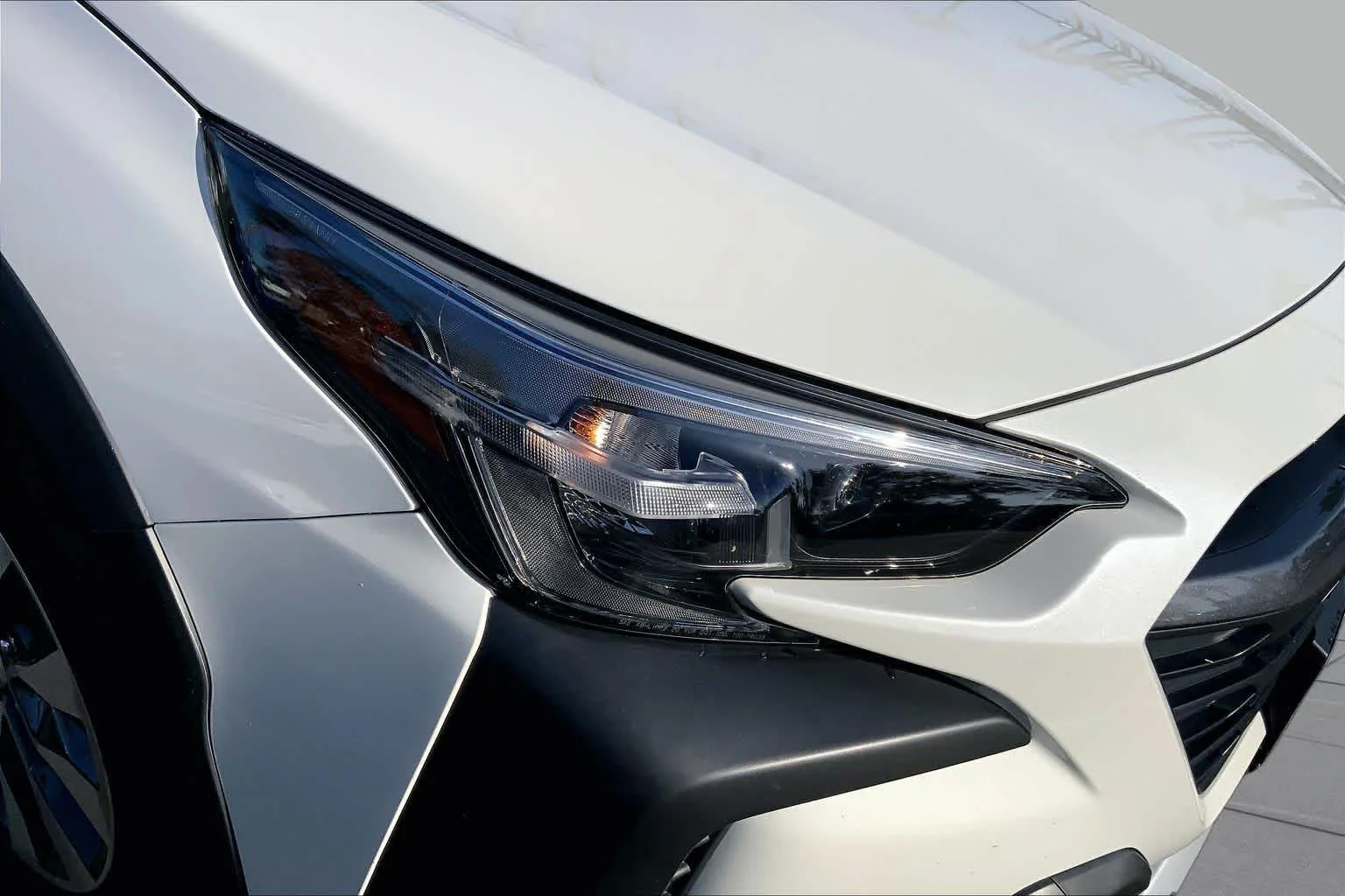 Used 2024 Crystal White Pearl Subaru Limited image 27