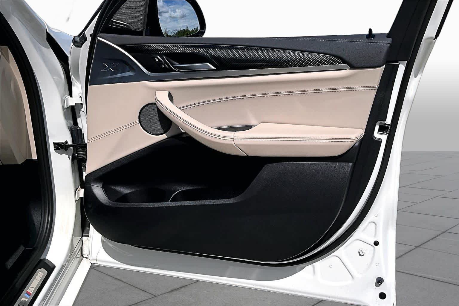 Used 2020 Alpine White BMW  image 25
