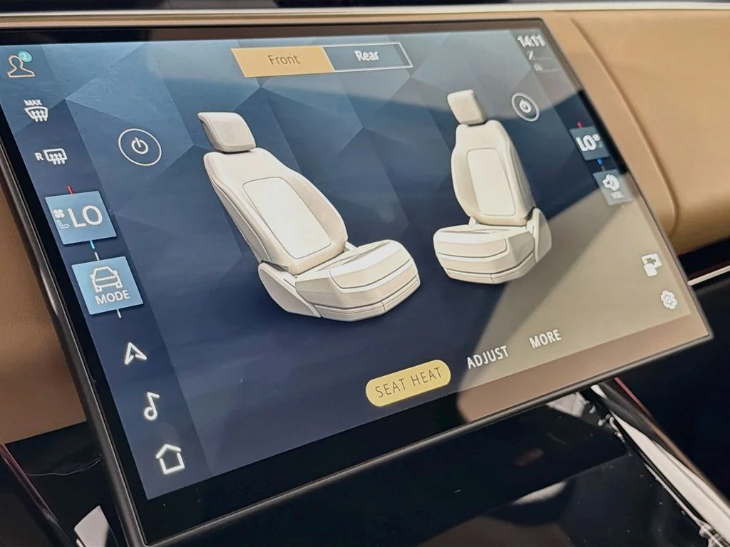 New 2026 Fuji White Land Rover Dynamic SE image 21