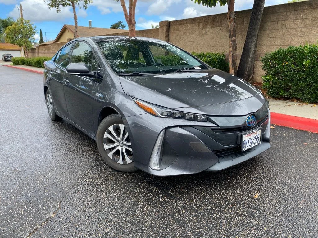 Used 2020 Gray Toyota XLE image 1