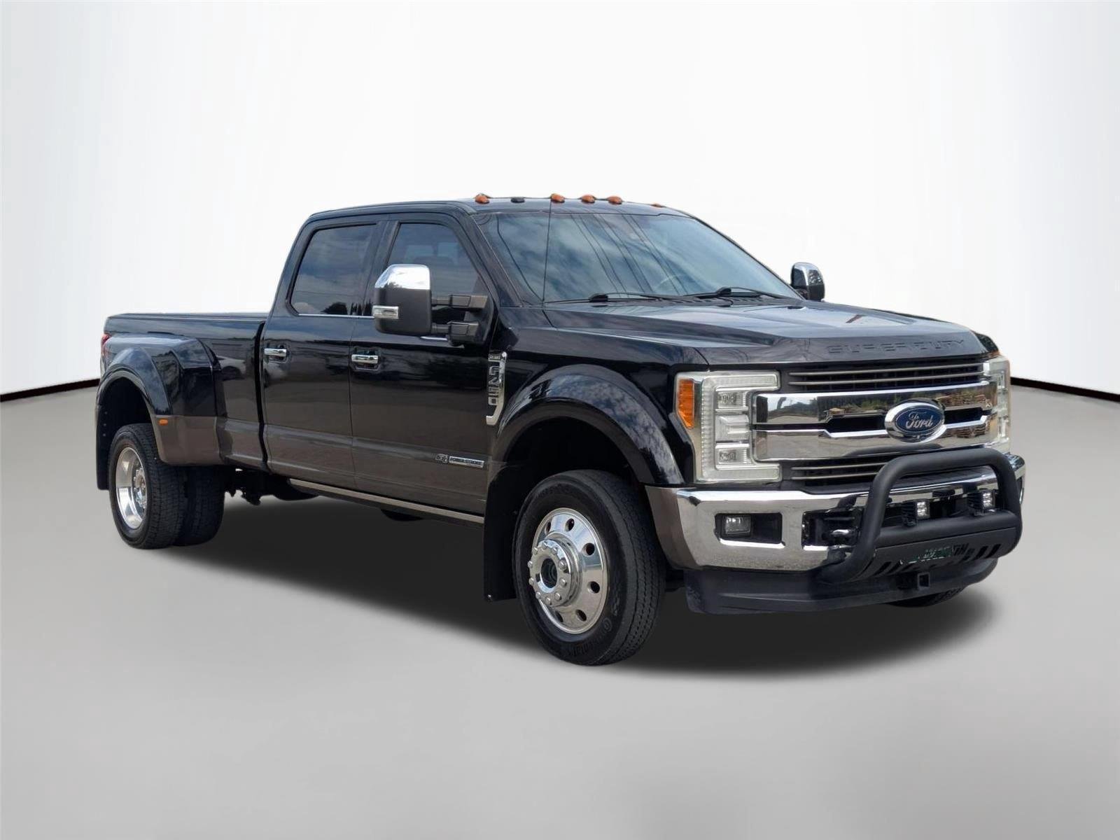 Used 2017 Shadow Black Ford King Ranch image 3