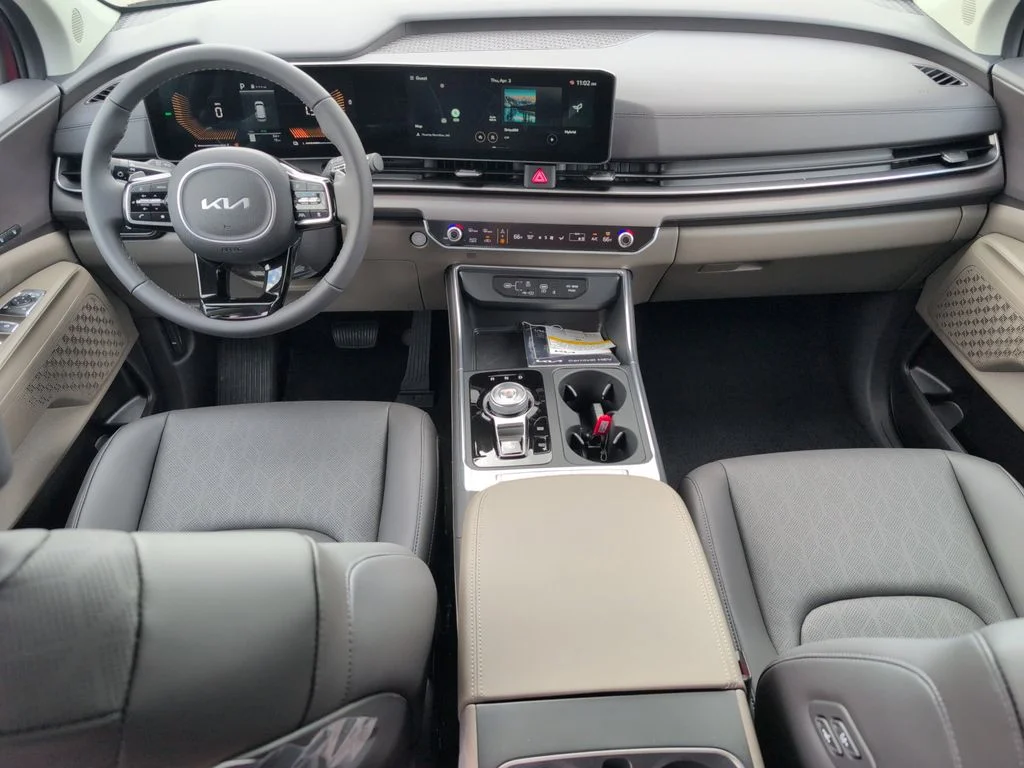 2025 Kia Carnival EX - Photo 29