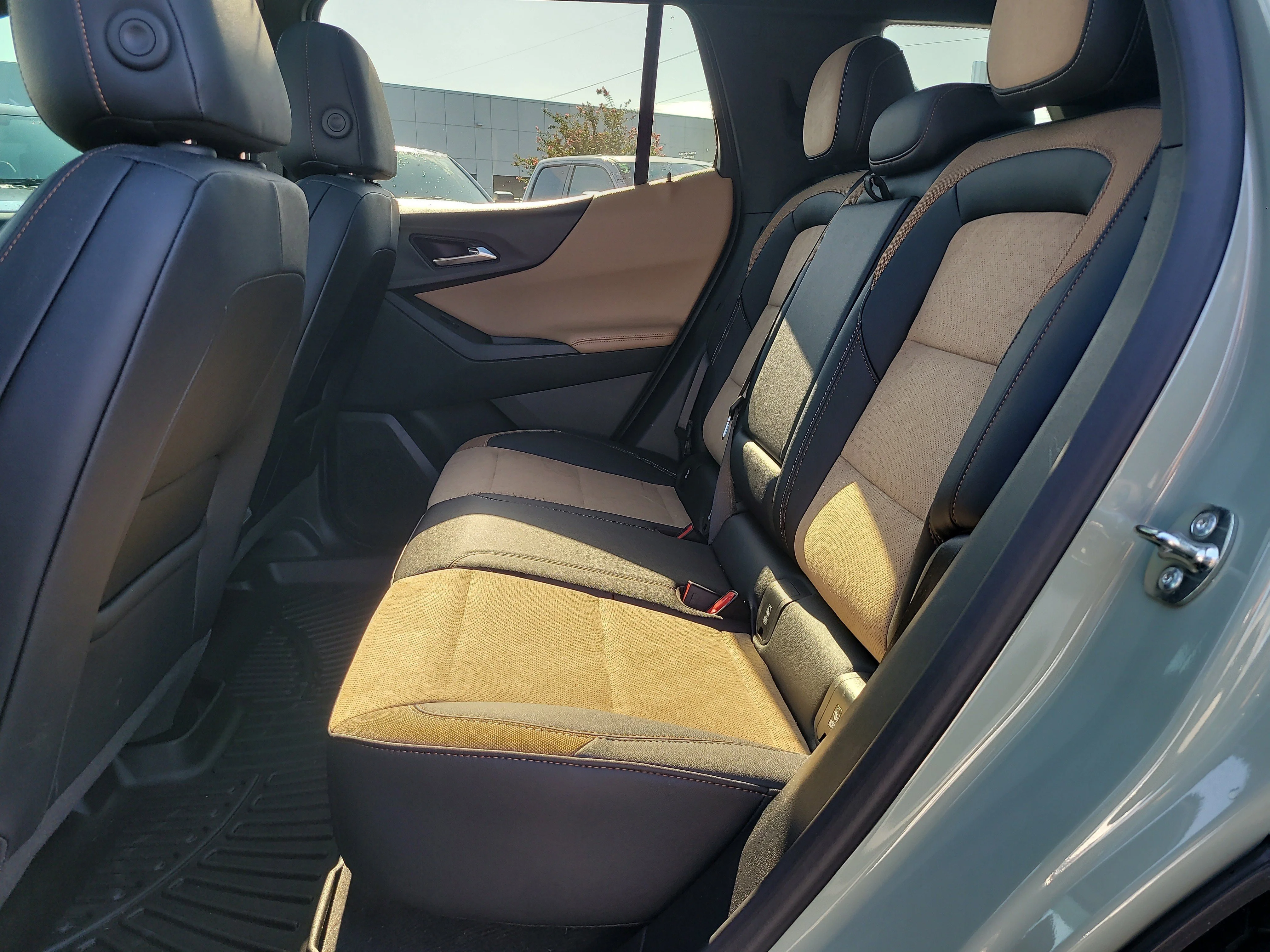 Used 2025 Cacti Green Chevrolet AWD ACTIV image 11