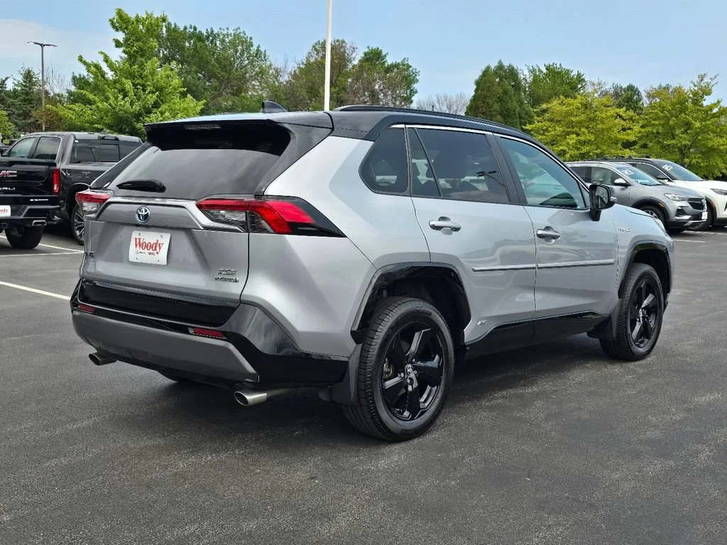 2021 Toyota RAV4 XSE - Photo 8