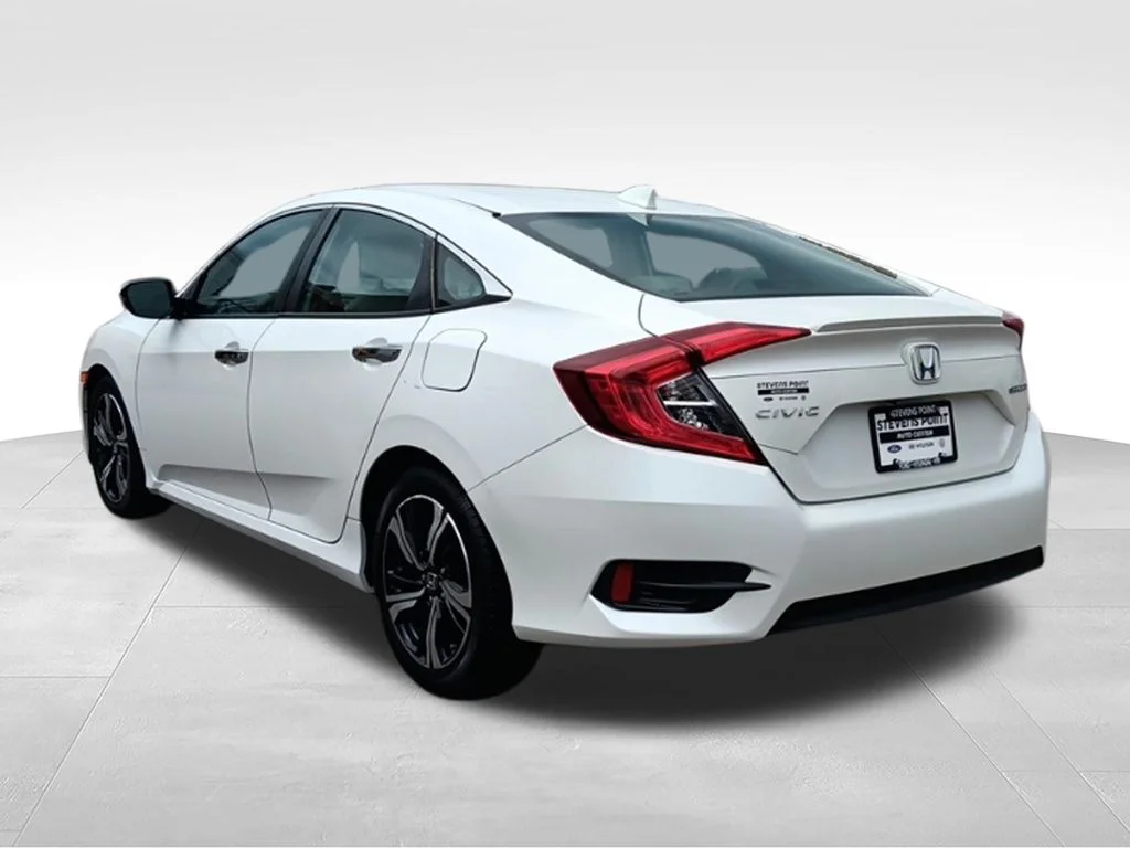 Used 2017 White Honda Touring image 4