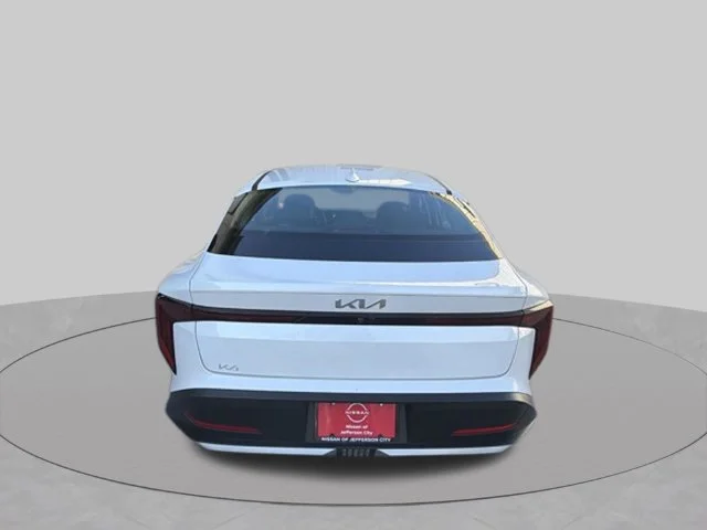 Used 2025 White Kia LXS image 4