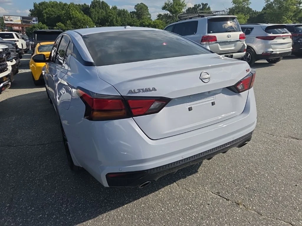 Used 2024 Gray Nissan 2.5 SR image 4