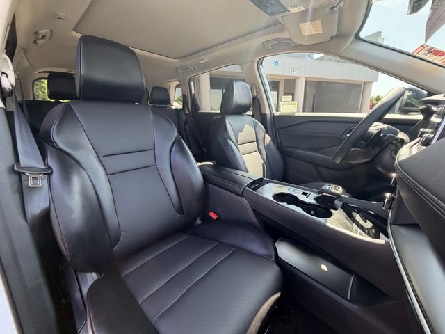 New 2026 Everest White Pearl TriCoat Nissan Dark Armor™ image 30