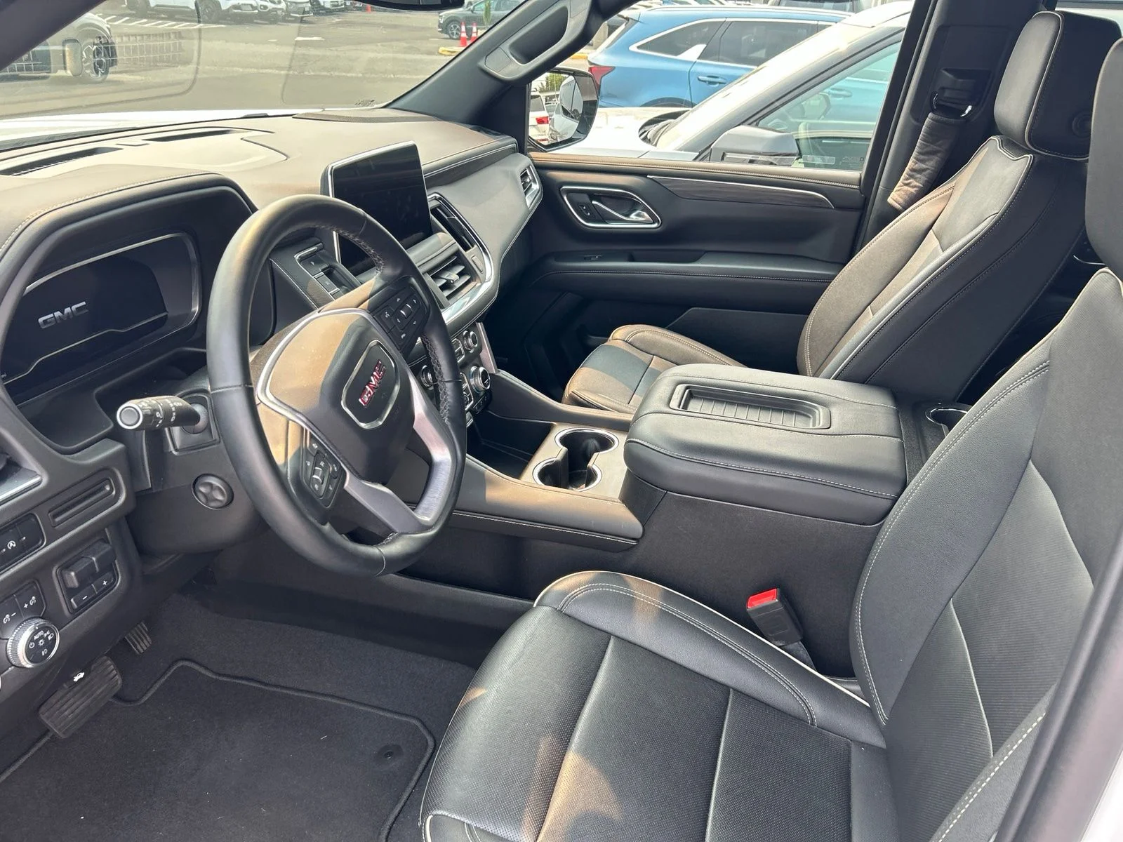 Used 2023 White GMC SLT image 5