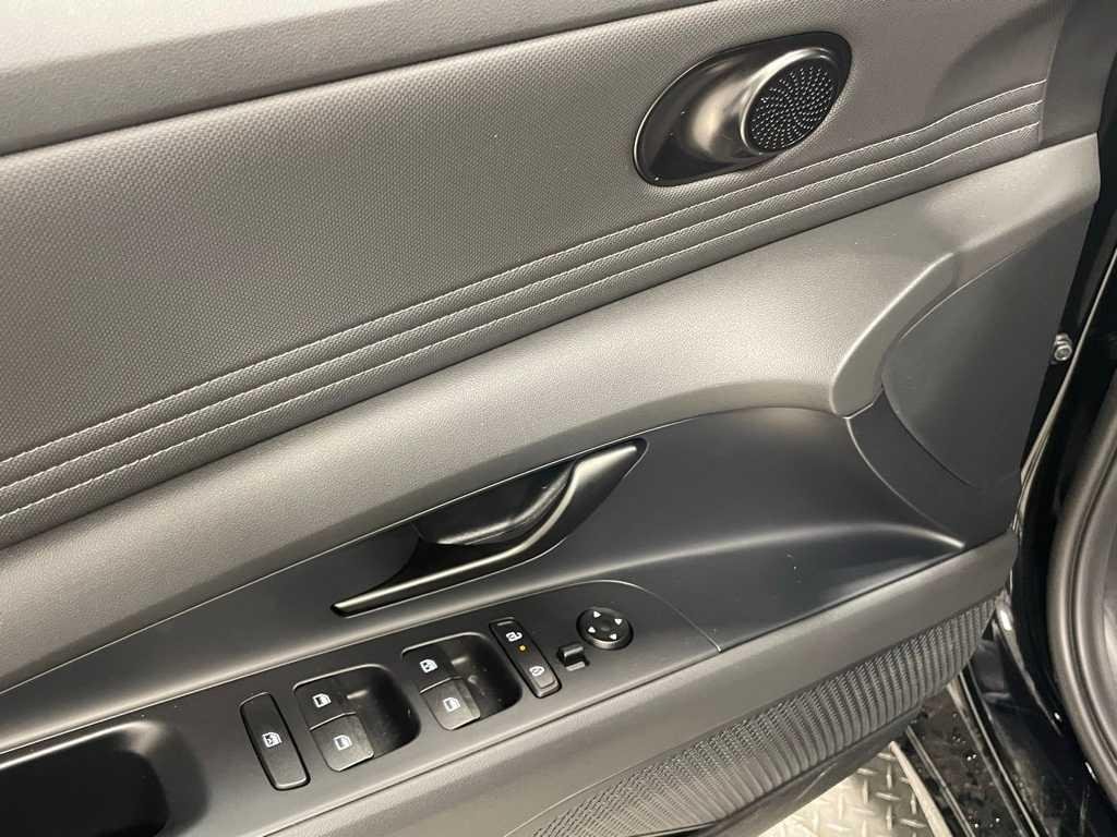 New 2025 Abyss Black Hyundai SEL Sport image 34