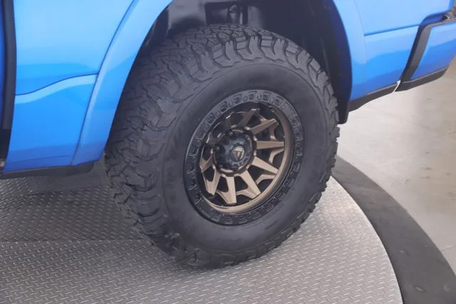 Used 2021 Blue Ram Laramie image 14