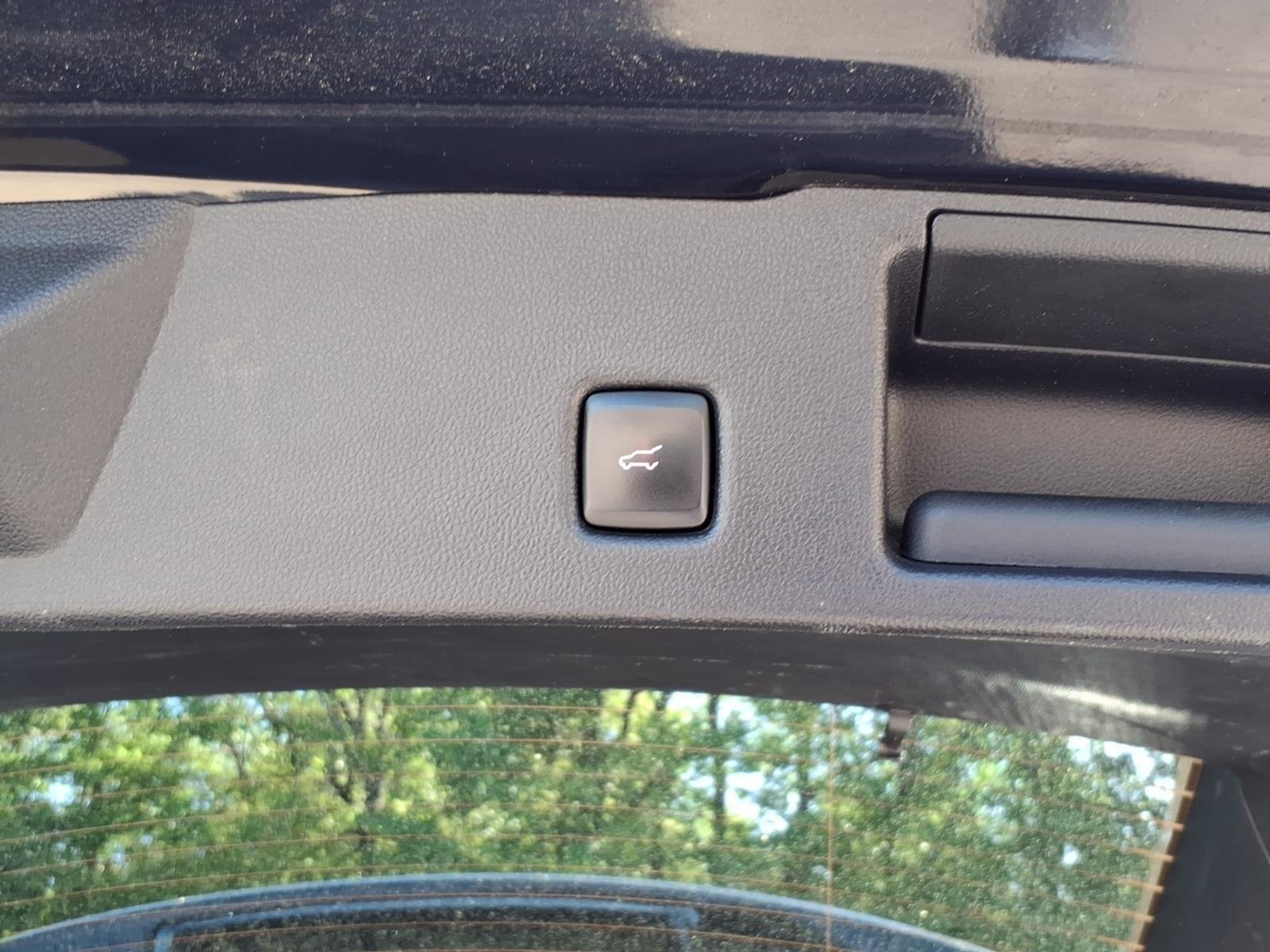 Used 2021 Agate Black Metallic Ford SE Hybrid image 24