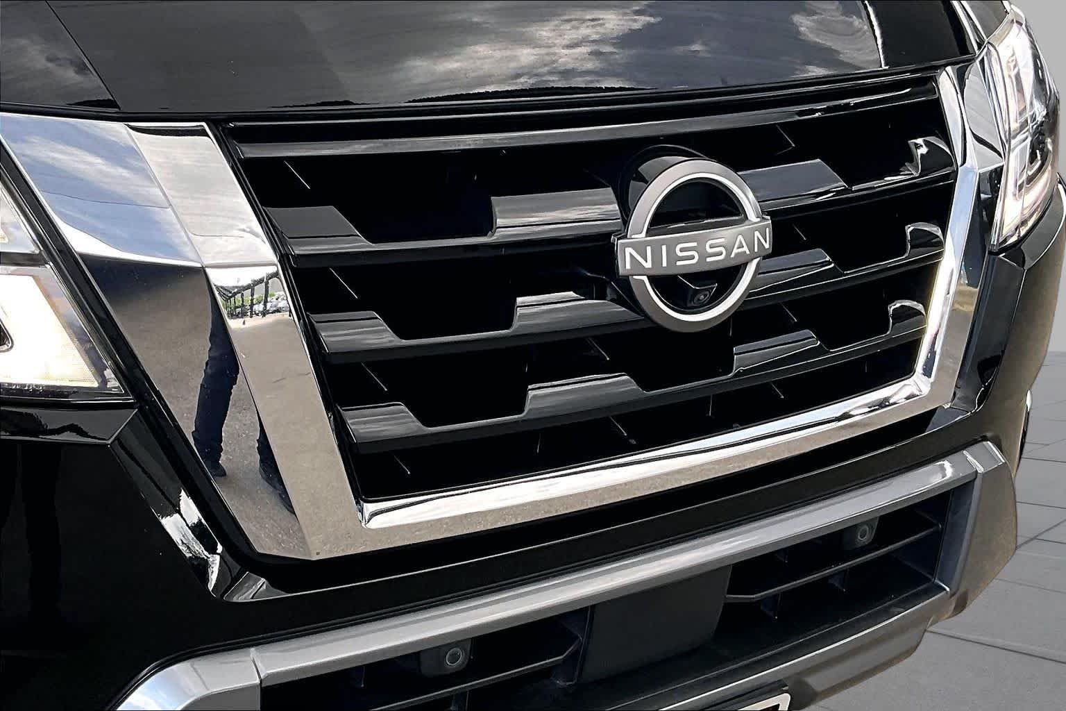 Certified Used 2023 Super Black Nissan SL image 30