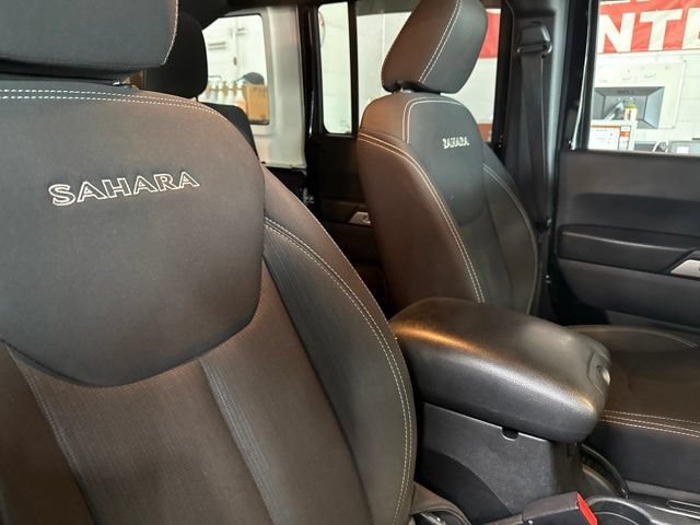Used 2016 Black Jeep Sahara image 27