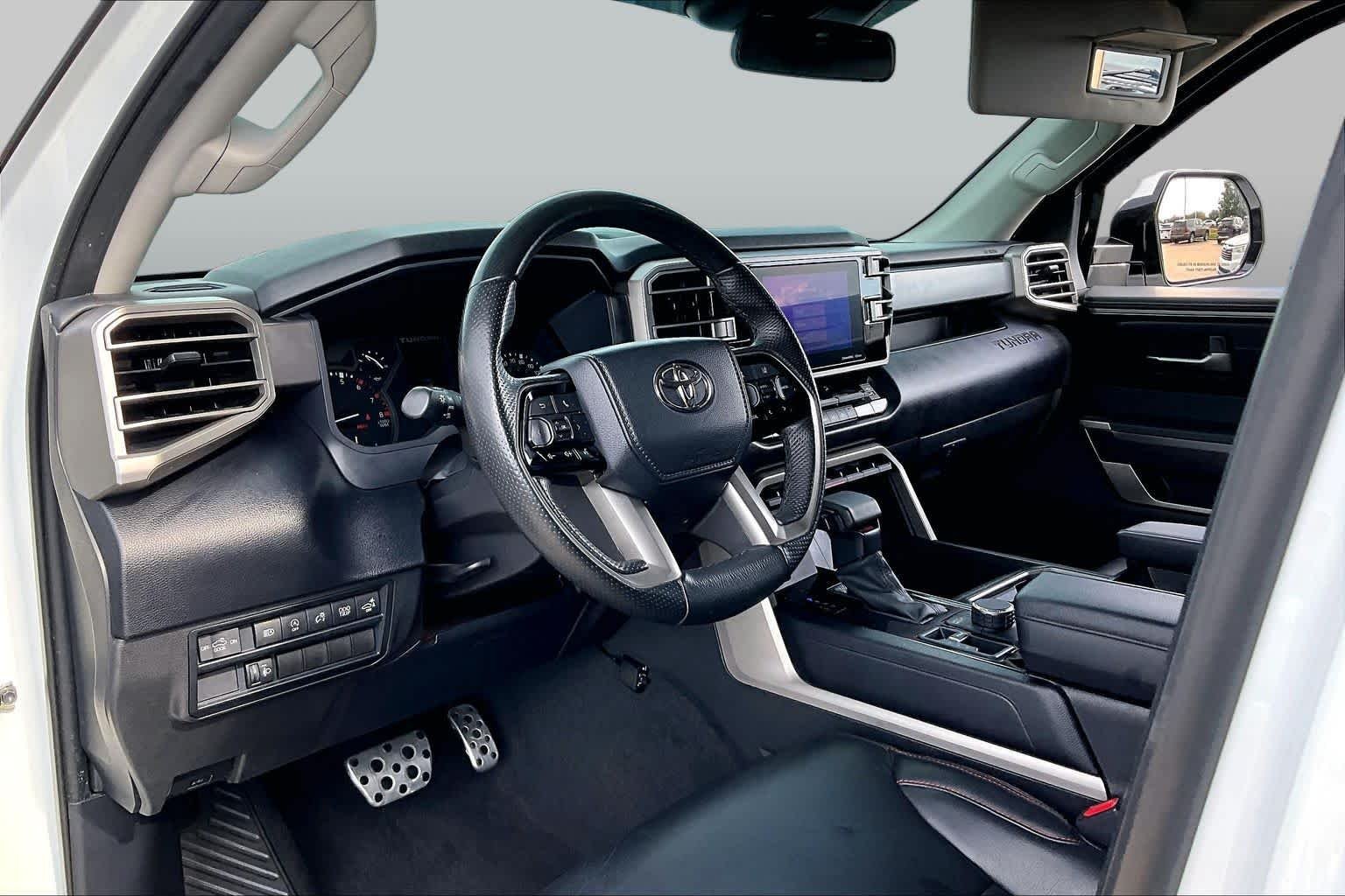 Used 2022 White Toyota SR5 image 18