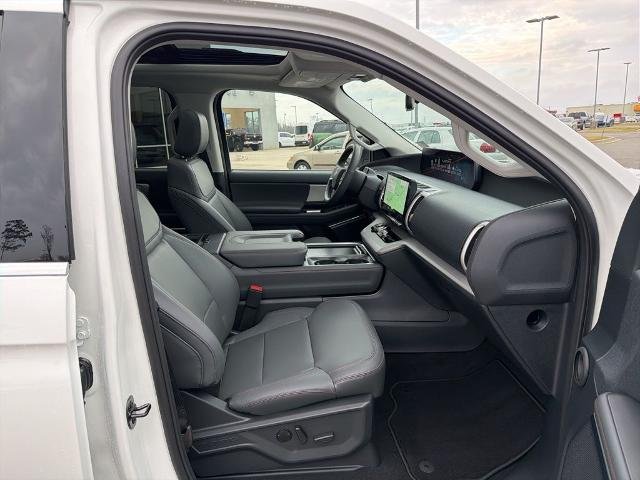 New 2025 Star White Metallic Tri-Coat Ford Active MAX image 21