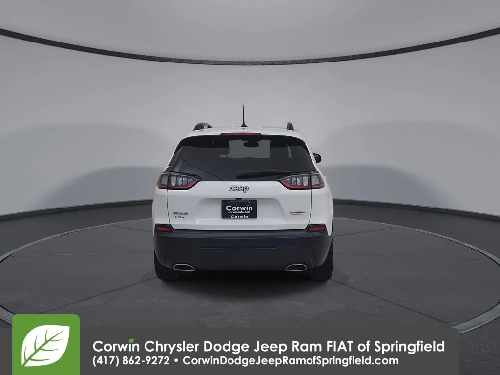Certified Used 2022 White Jeep Latitude Lux image 13