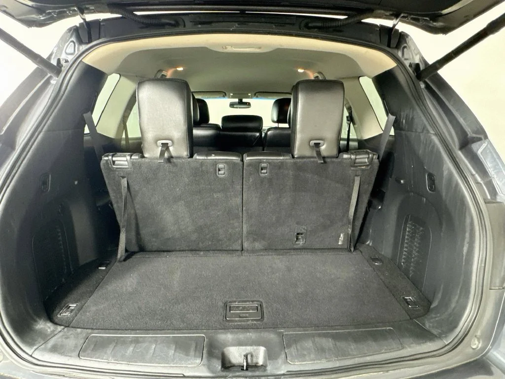 Used 2013 Dark Slate Nissan SL image 32