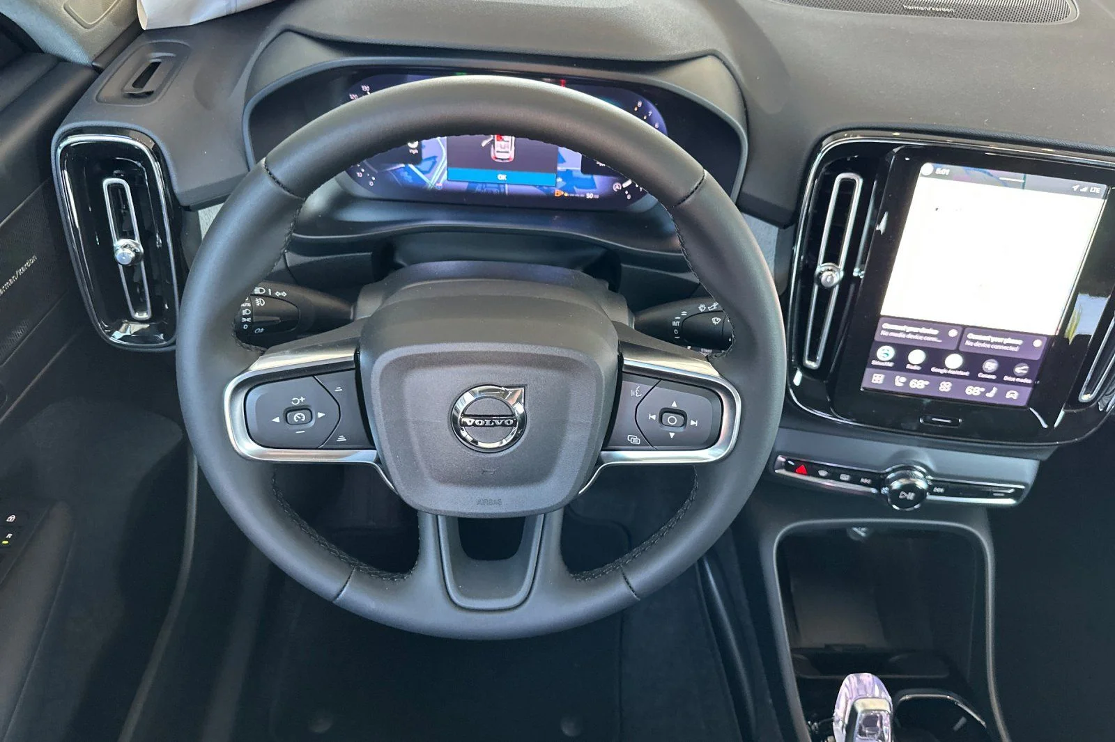 New 2026 Crystal White Volvo Plus image 13