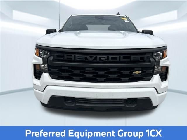 Used 2022 White Chevrolet Custom image 2