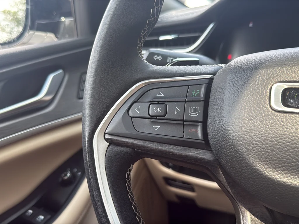 Used 2023 White Jeep Limited image 15