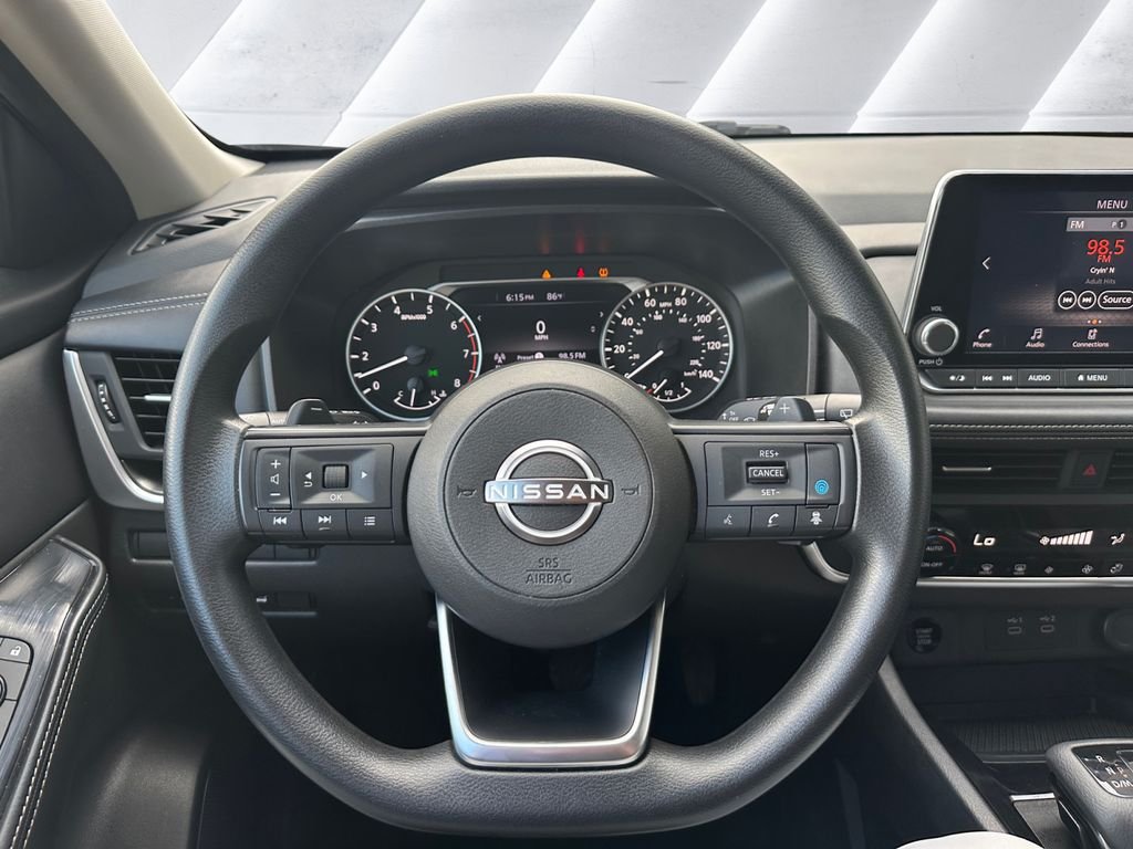 Used 2024 Gray Nissan SV image 9