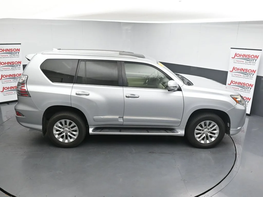 Used 2019 Silver Lexus 460 image 31