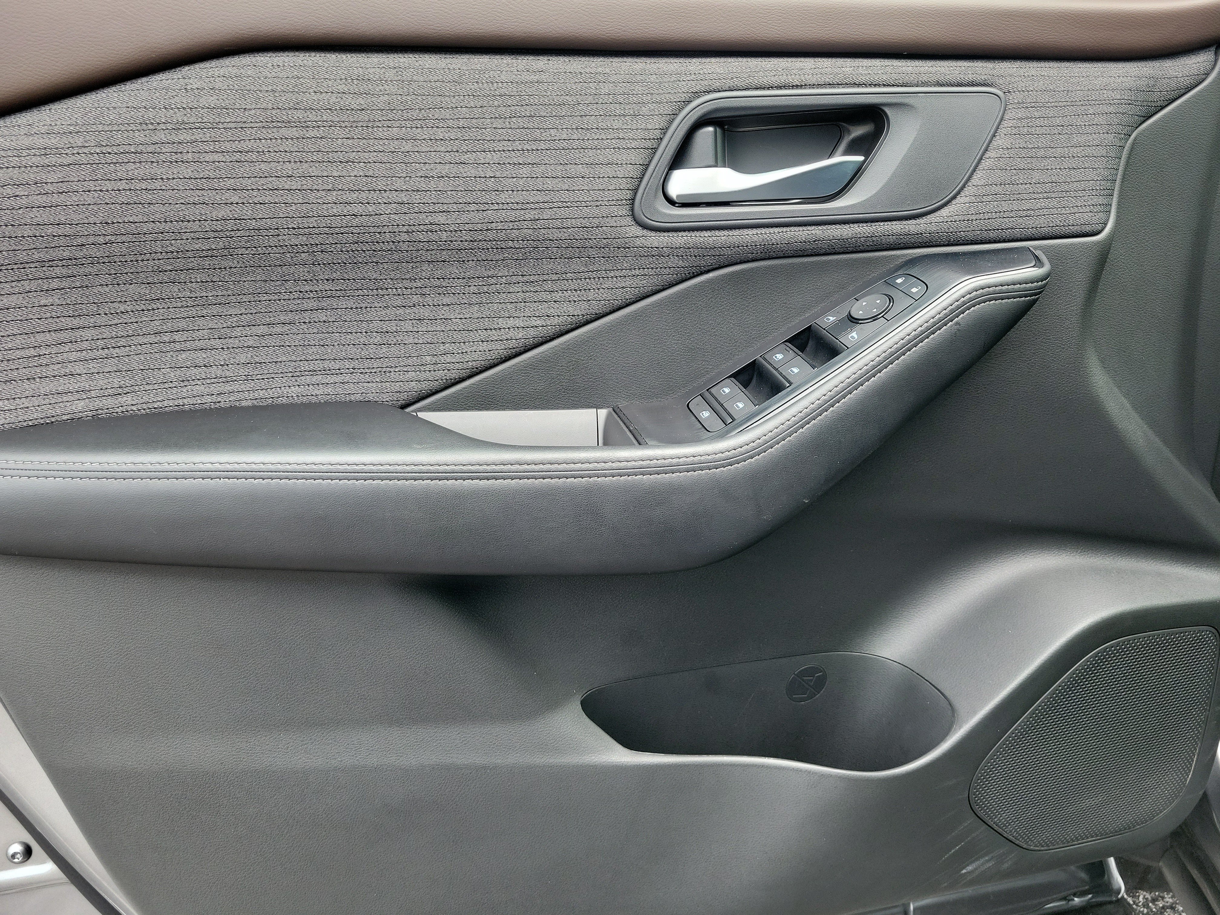 Used 2023 Gun Metallic Nissan SV image 11